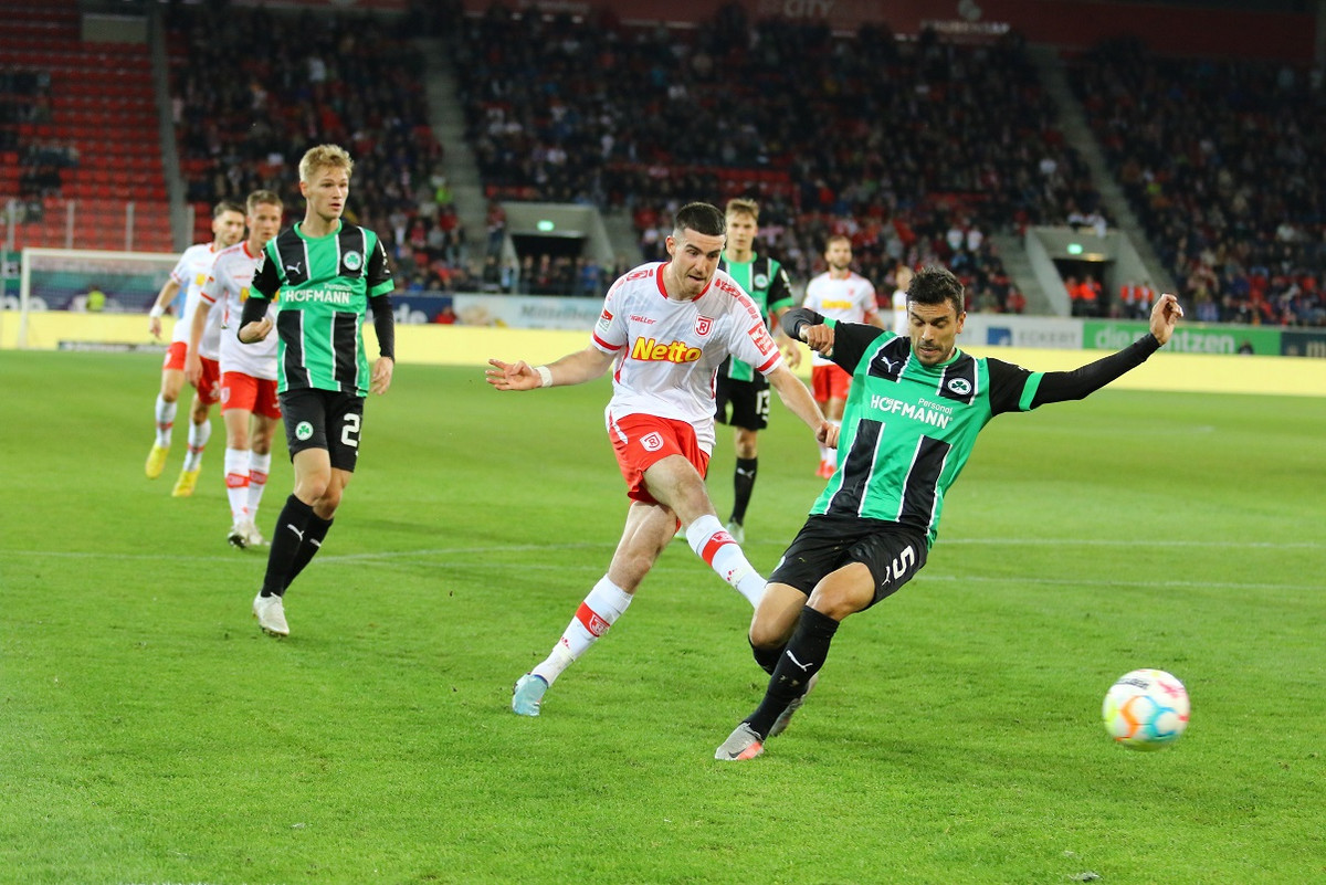 Jahnelf reist zu Greuther Fürth SSV Jahn Regensburg Jahnelf reist zu Greuther Fürth SSV Jahn Regensburg