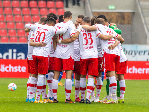 SSV Jahn, Regensburg, 2. Bundesliga, Karlsruher SC