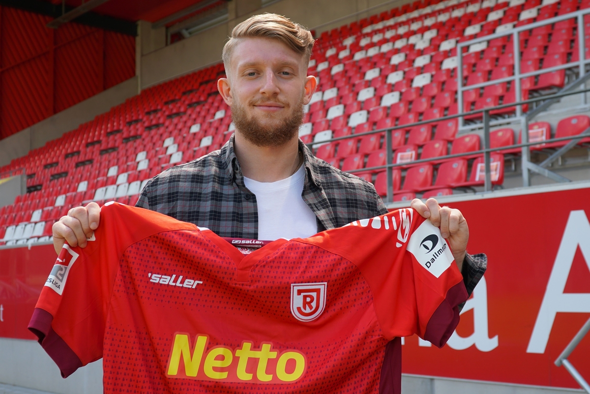 JanNiklas Beste verstärkt SSV SSV Jahn Regensburg