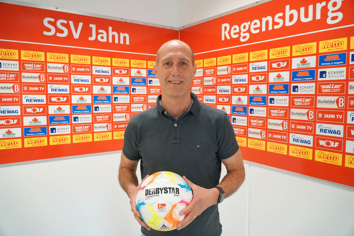 Joe Enochs wird neuer ChefTrainer des SSV Jahn SSV Jahn Regensburg