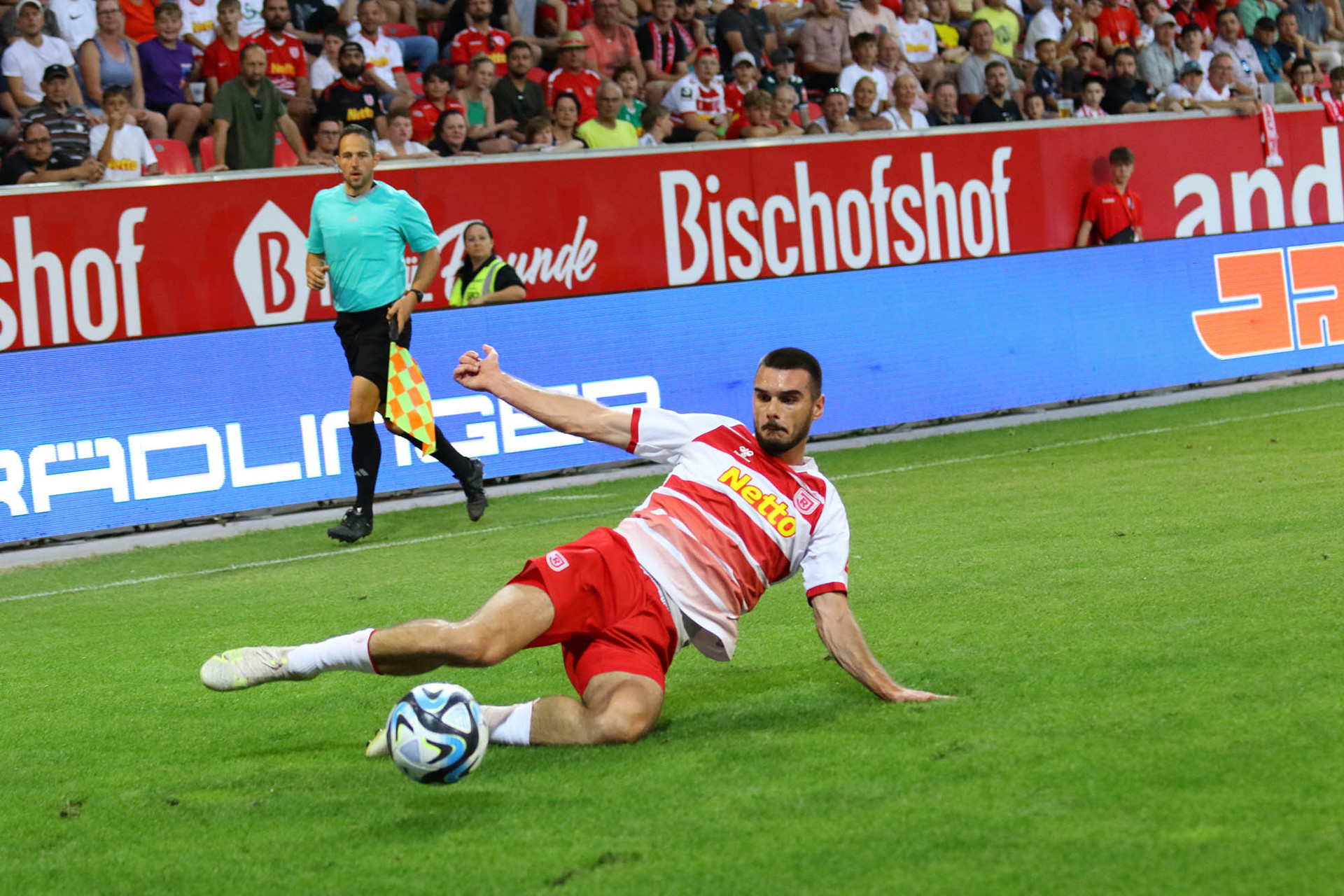 Jahnelf empfängt den MSV Duisburg SSV Jahn Regensburg