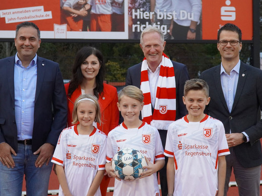 SSV Jahn Regensburg, Jahnschmiede, Sparkasse Regensburg