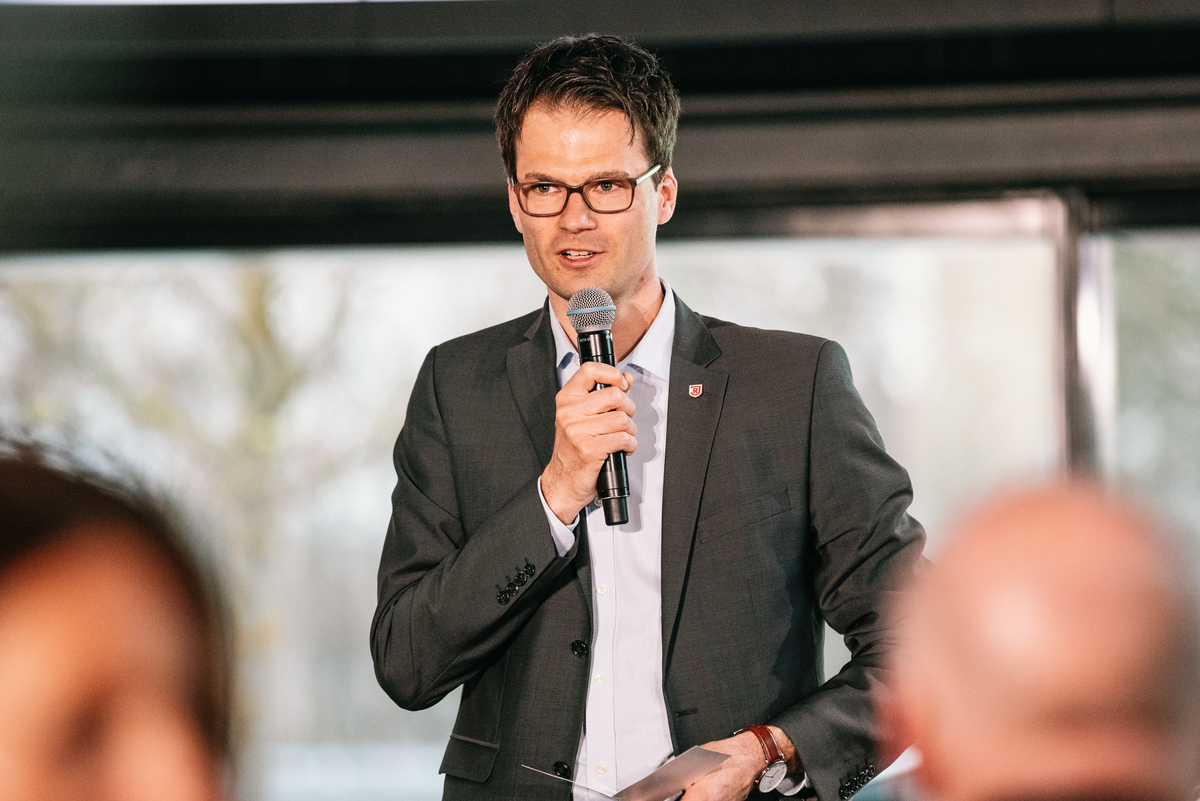 Philipp Hausner wird neuer kaufmännischer Geschäftsführer SSV Jahn