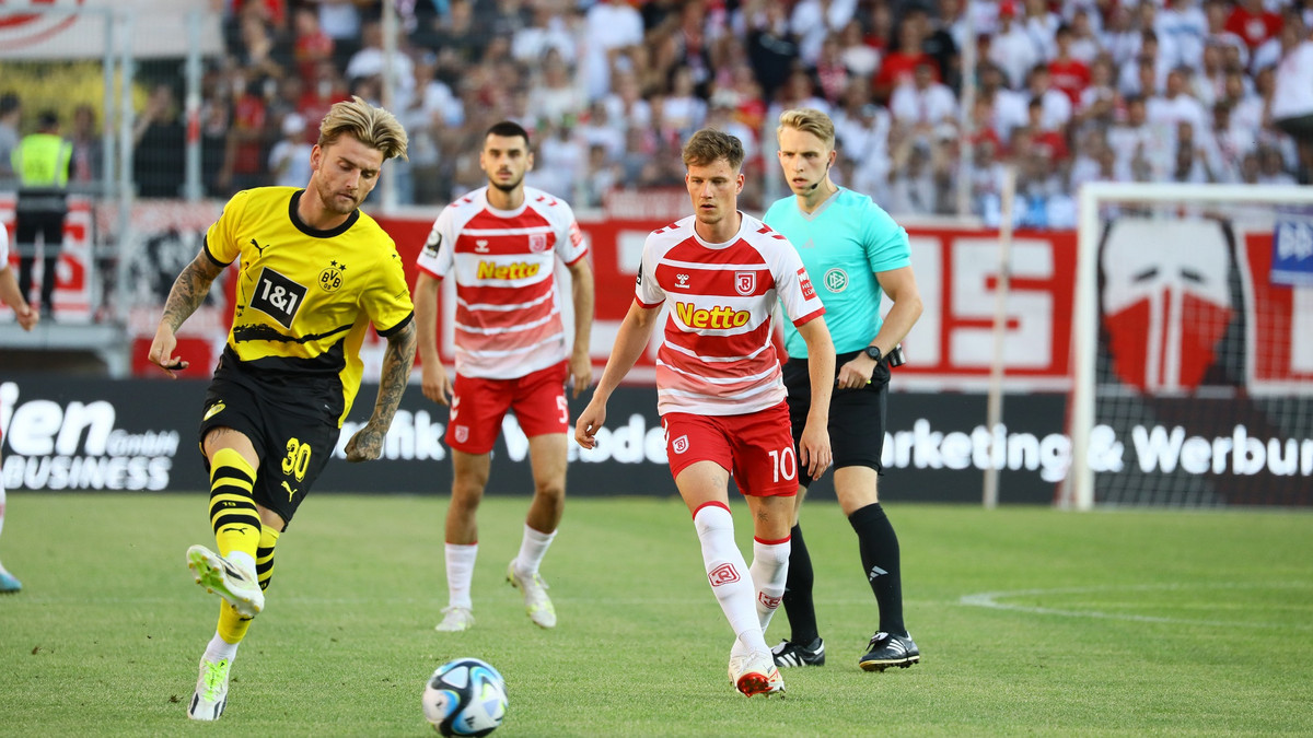 Nullnummer im Jahnstadion Regensburg SSV Jahn Regensburg