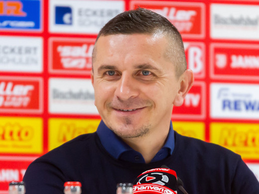 SSV Jahn Regensburg, Arminia Bielefeld, Mersad Selimbegovic, 2. Bundesliga, Fußball, Jahnstadion Regensburg