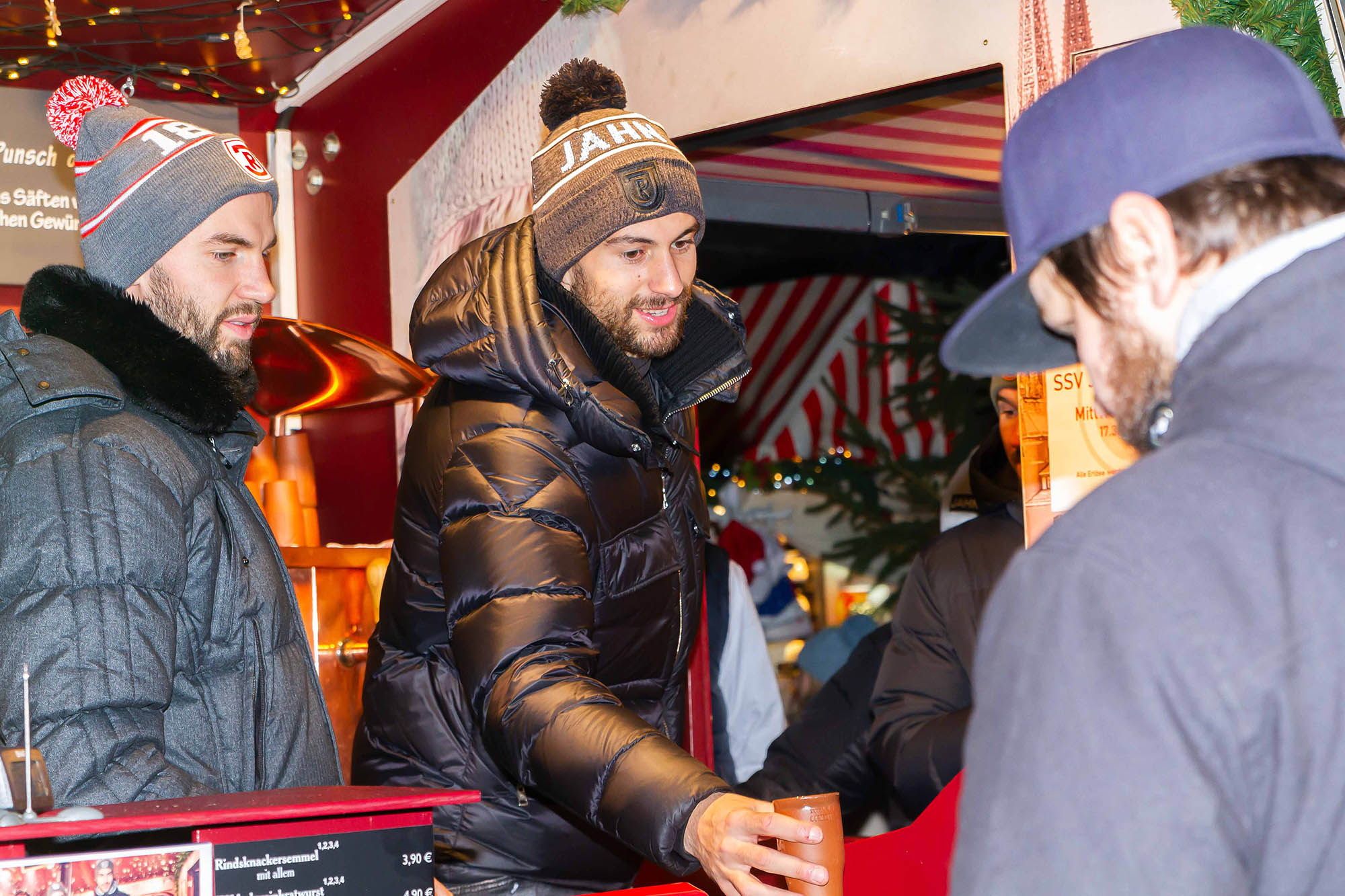Glühwein-Ausschank für den guten Zweck | SSV Jahn Regensburg
